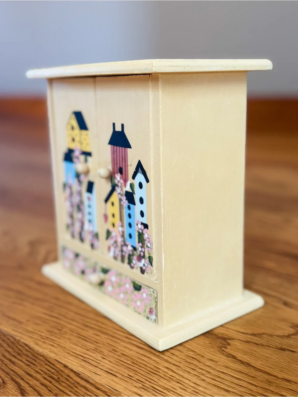 N/A cute wooden